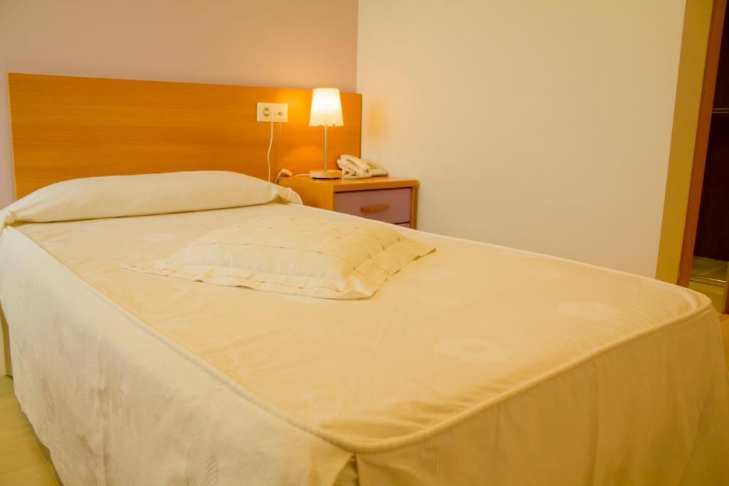 Hotel Restaurante Caracho Corella Habitación foto